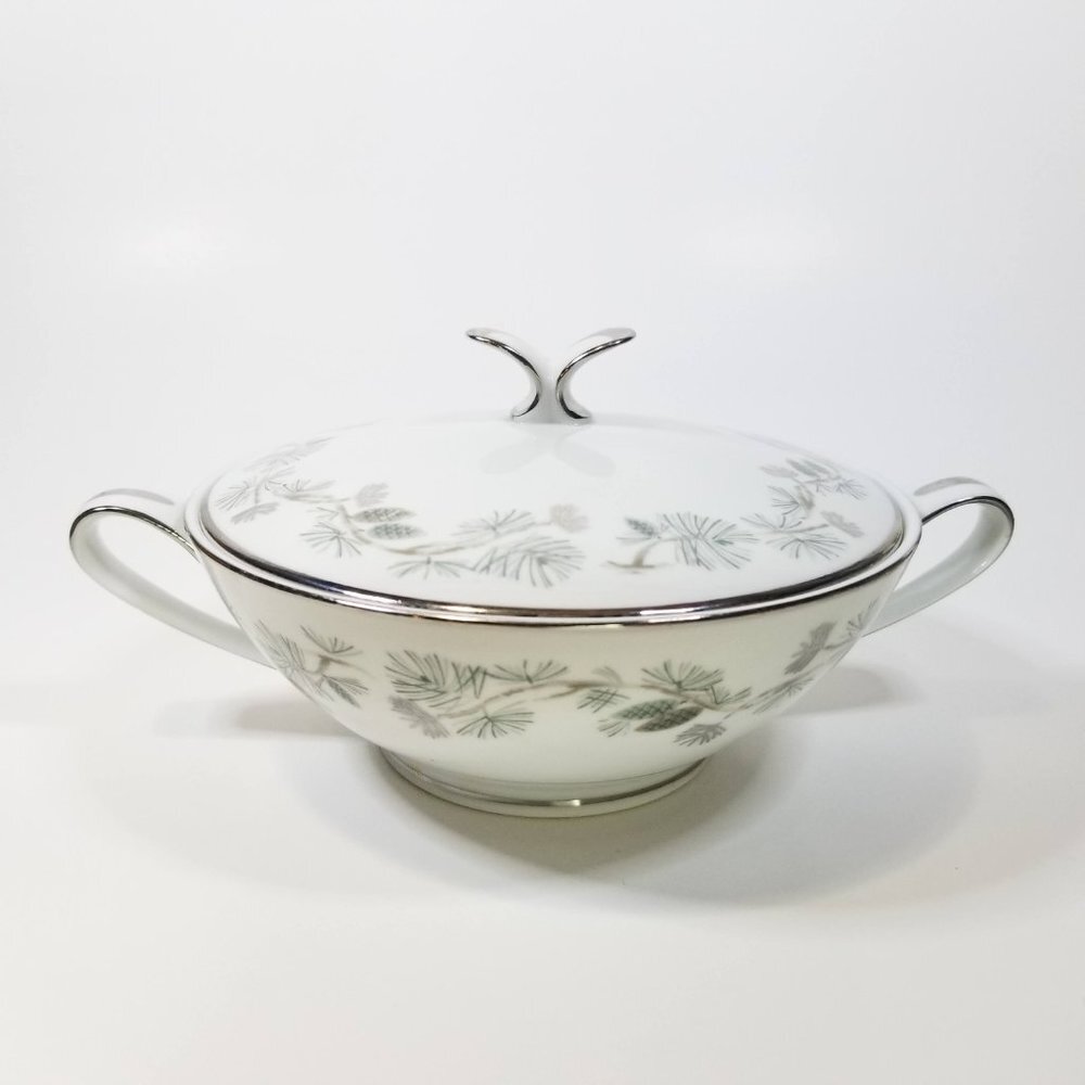 NORITAKE PINETTA 5689 sugar bowl with lid & handles pinecones & needles Japan